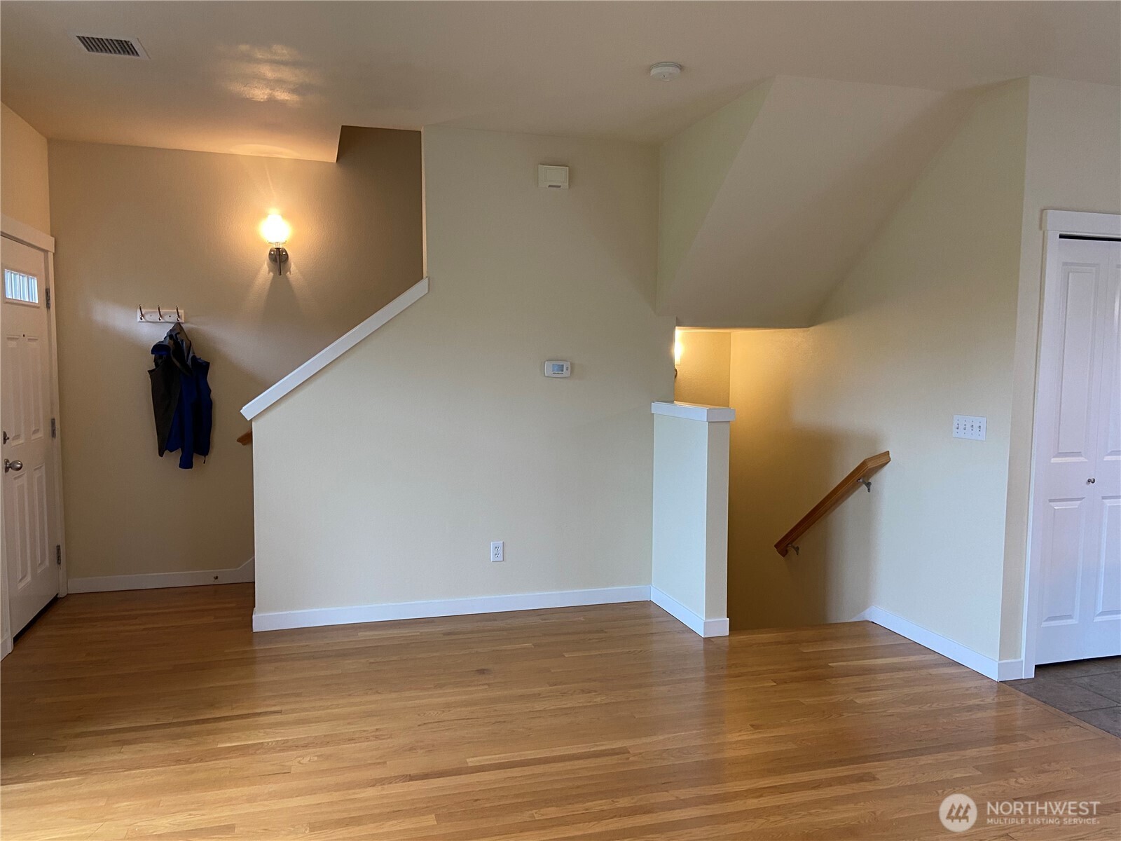 3637 Wallingford Avenue B Property Photo 4
