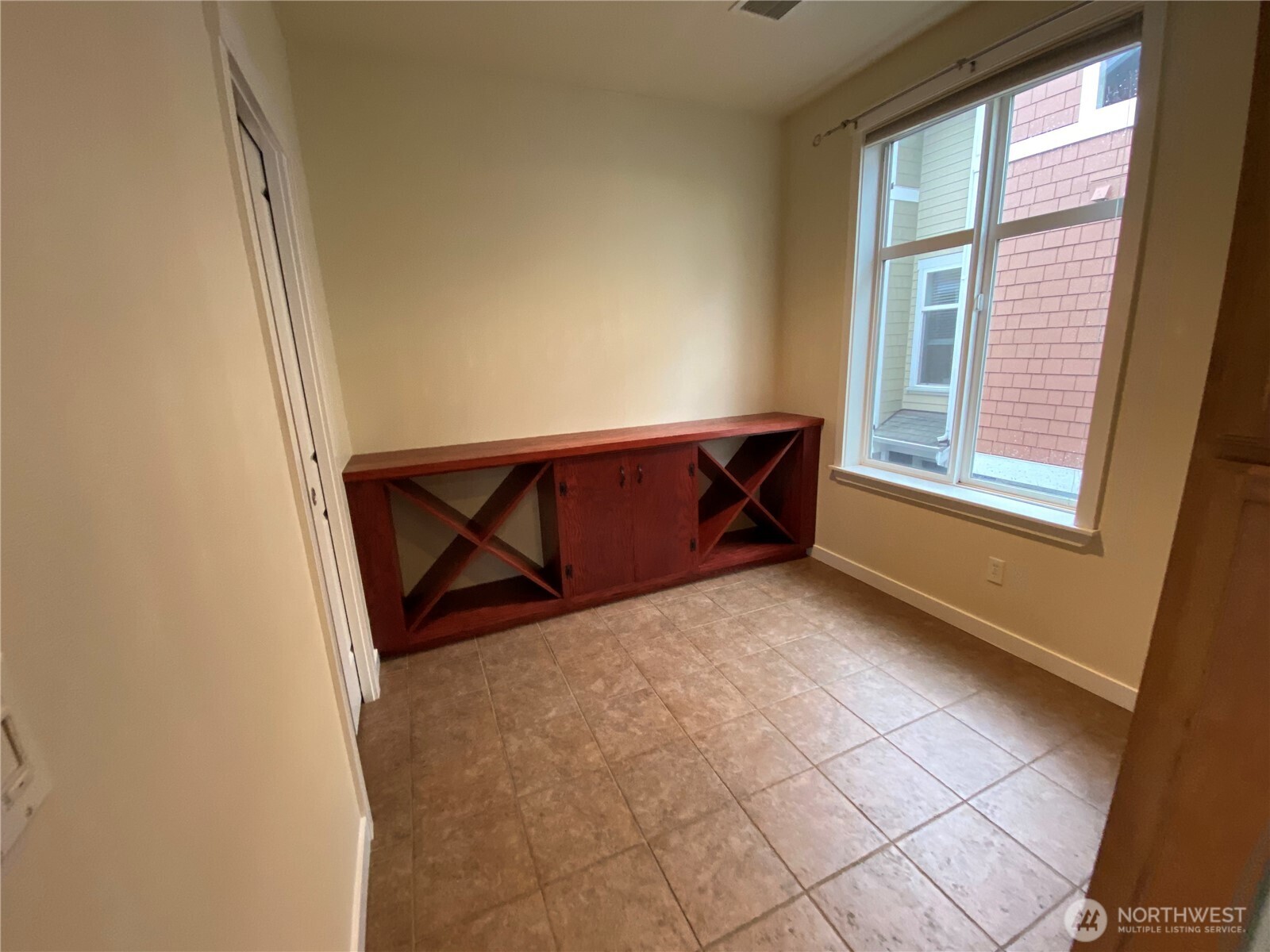 3637 Wallingford Avenue B Property Photo 7