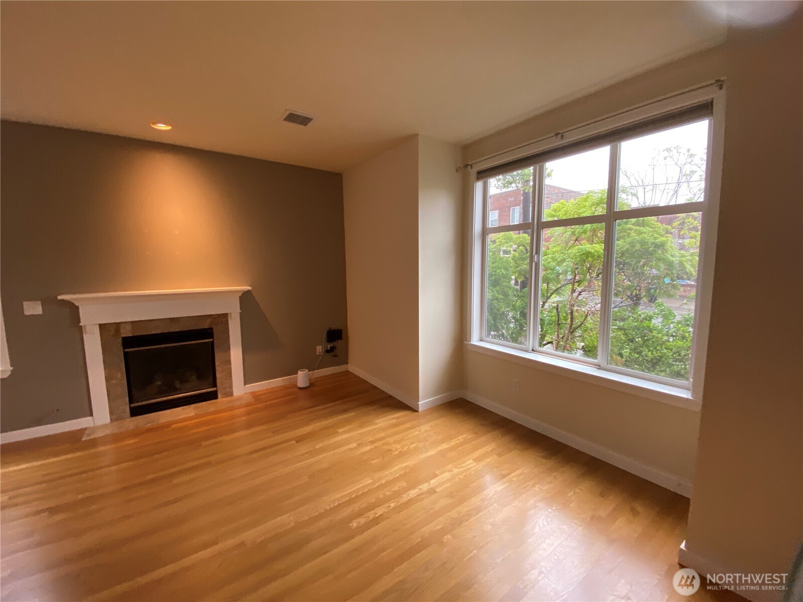 3637 Wallingford Avenue B Property Photo 8
