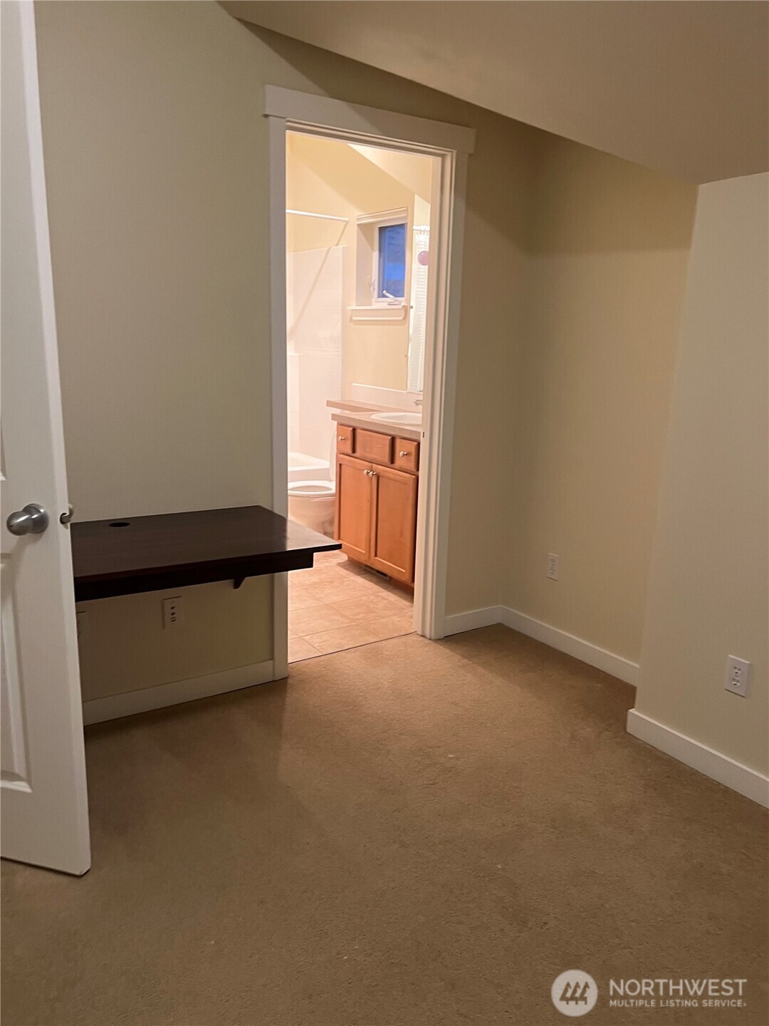3637 Wallingford Avenue B Property Photo 12