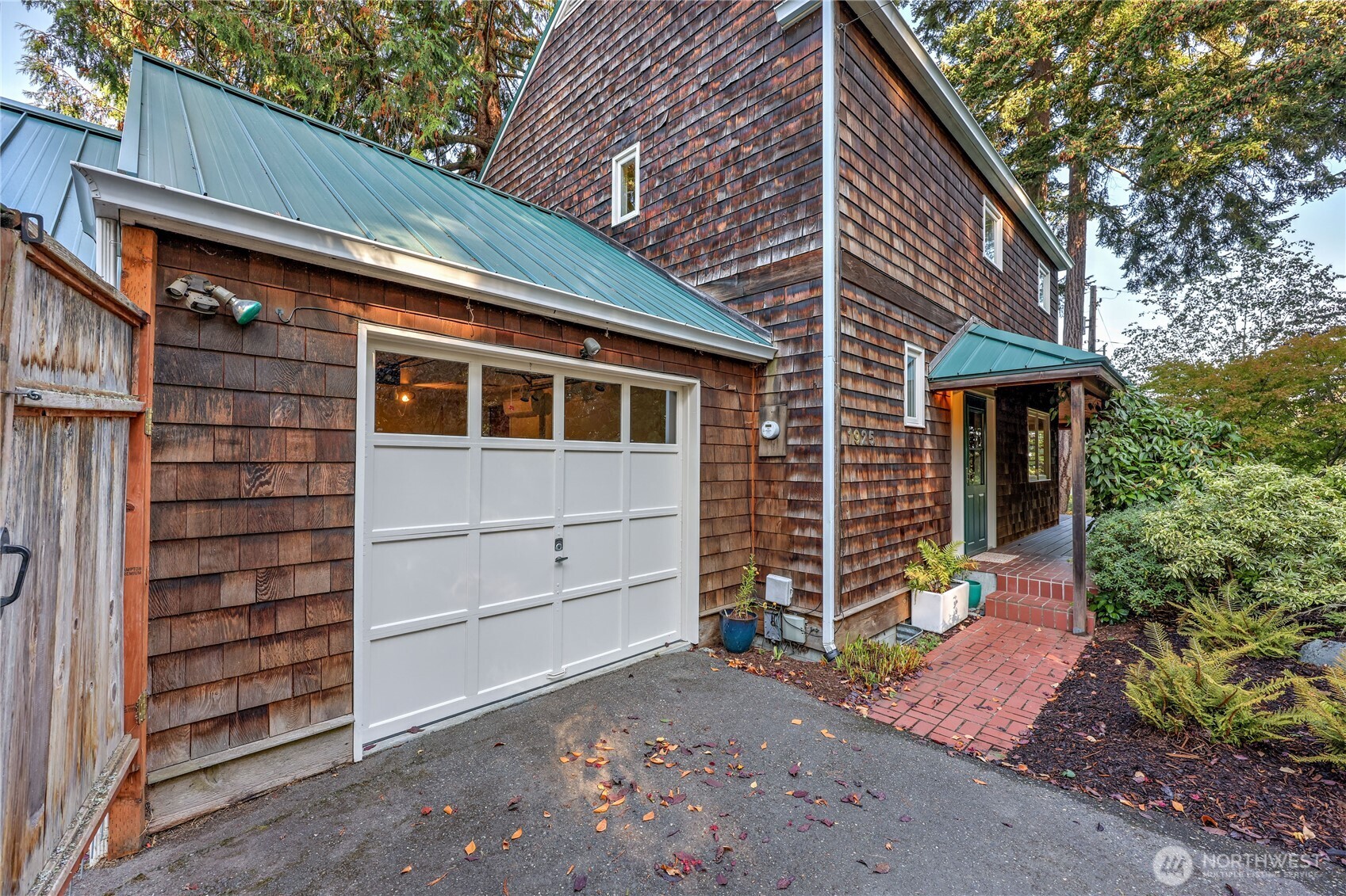 1925 Walnut Street Property Photo 11