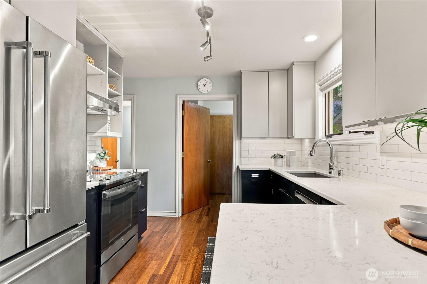1925 Walnut Street Property Photo 19