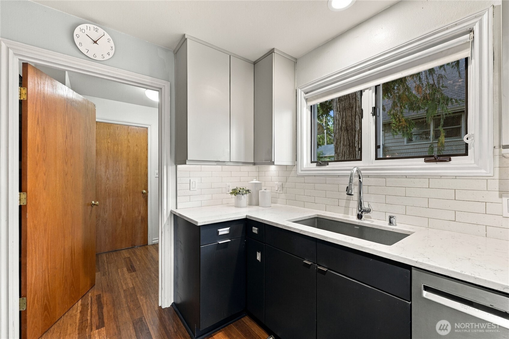 1925 Walnut Street Property Photo 23