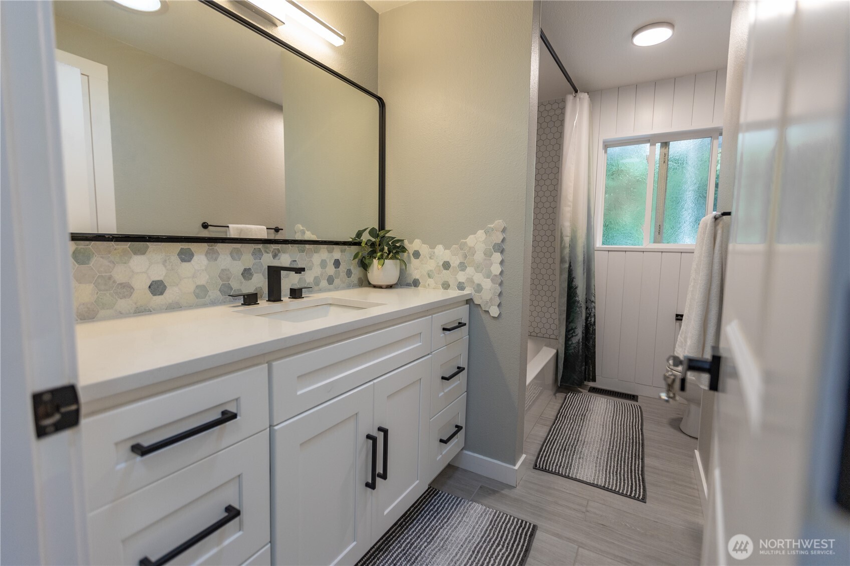 19114 130 Avenue Property Photo 9