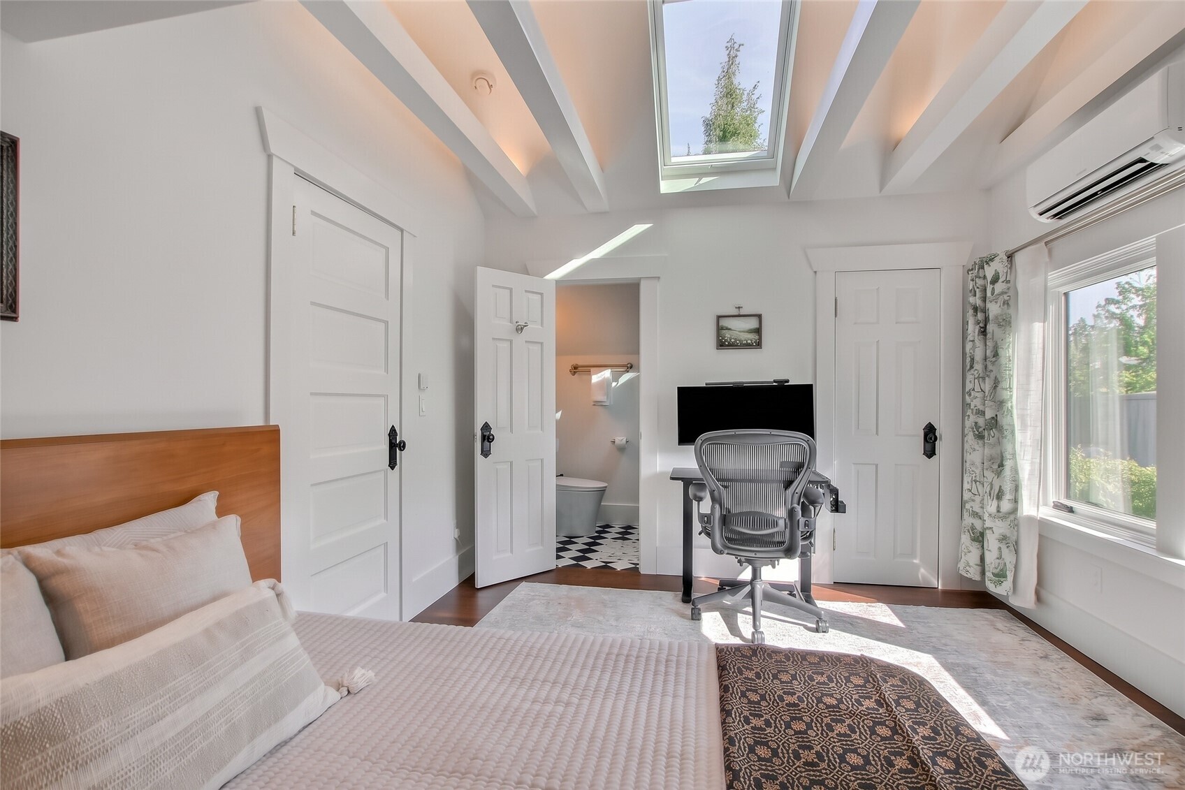 4006 Corliss Avenue Property Photo 16