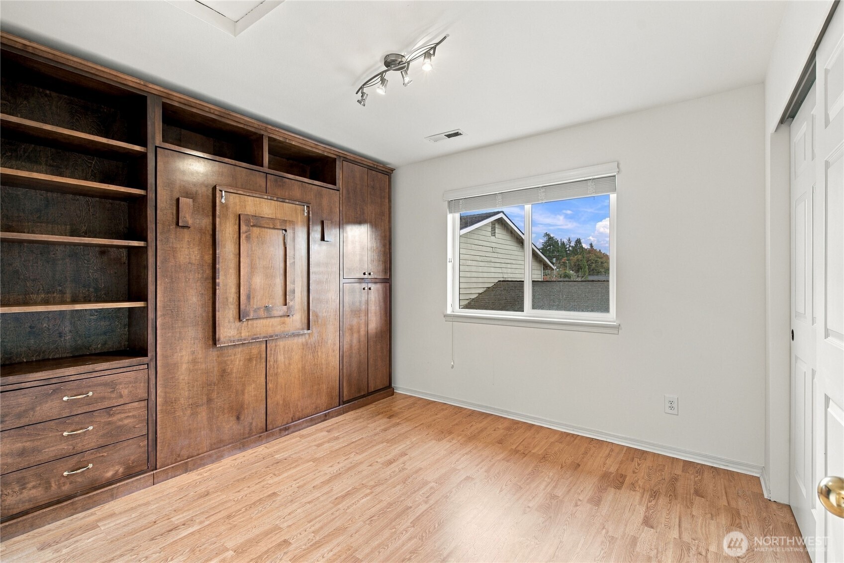4323 Hoyt Avenue 3 Property Photo 24