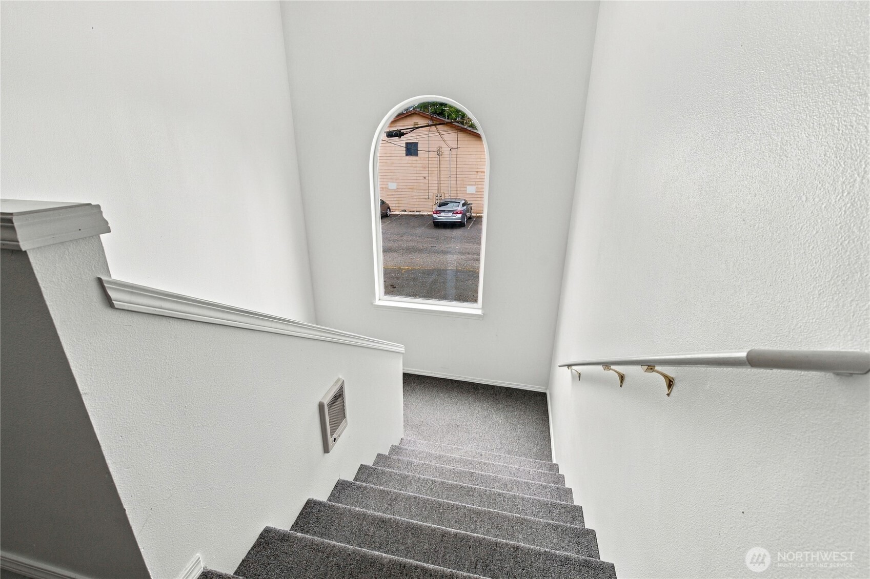 4323 Hoyt Avenue 3 Property Photo 29