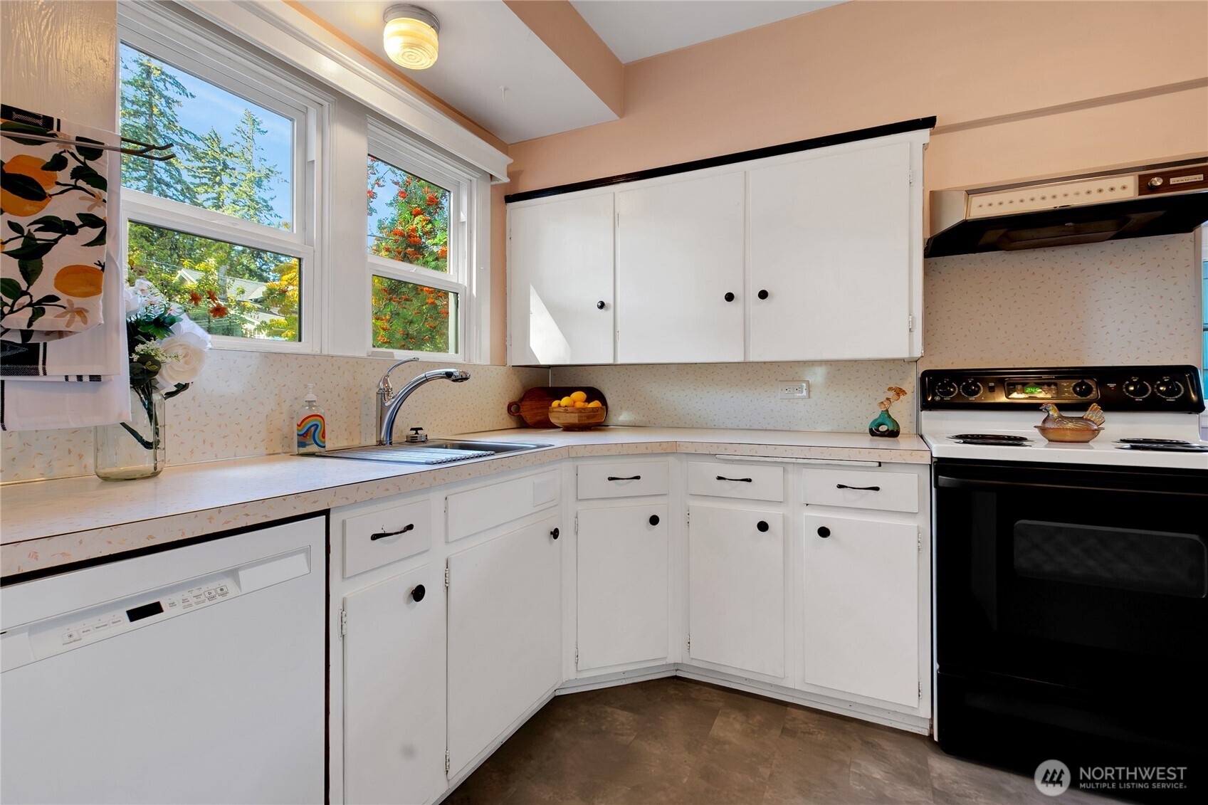 228 Rogers Street Property Photo 9