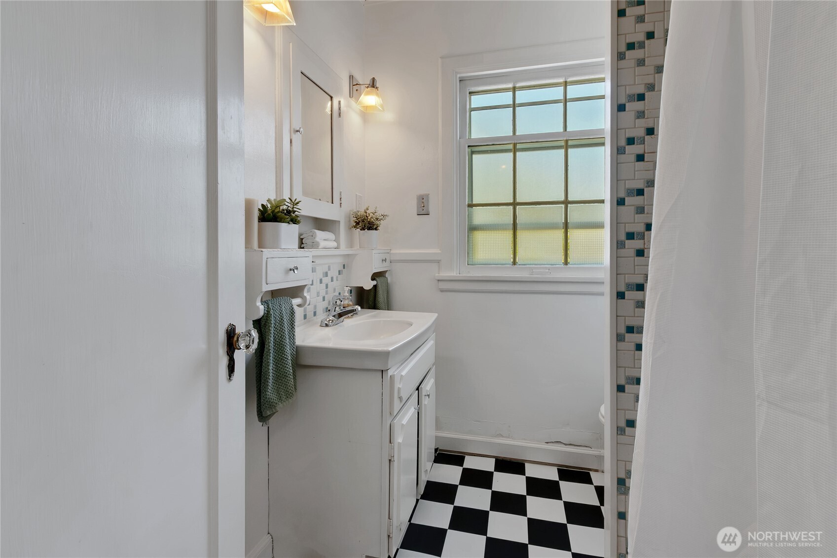 228 Rogers Street Property Photo 14