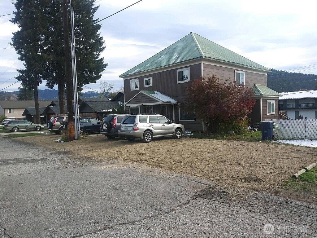 129 W Whitman Property Photo 1