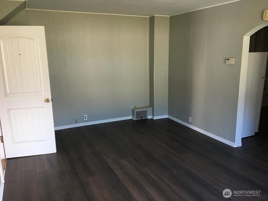 129 W Whitman Property Photo 13