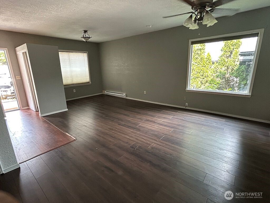 129 W Whitman Property Photo 18
