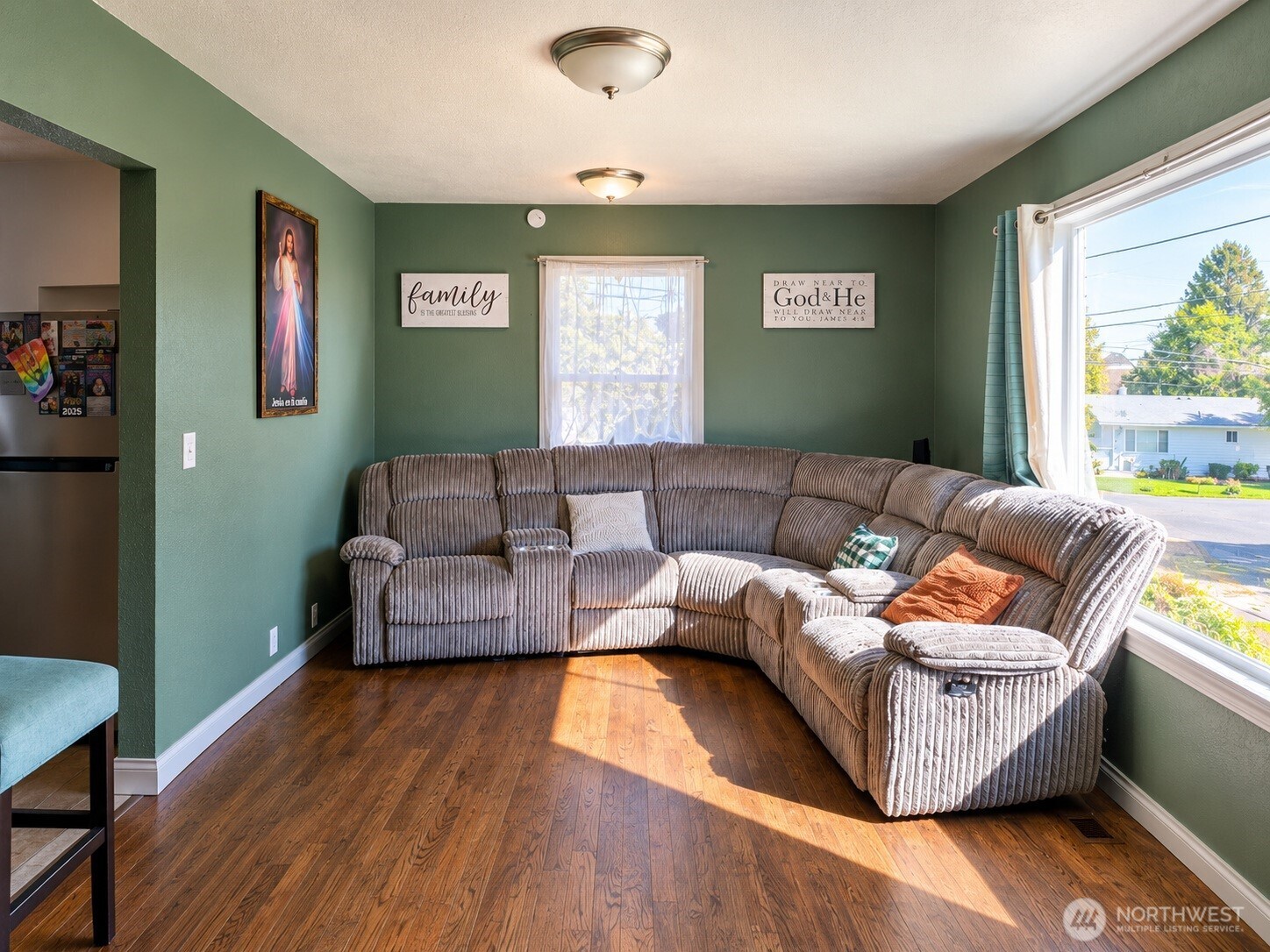 120 Olive Property Photo 6
