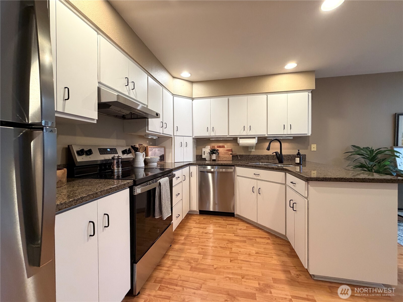 6812 Golf View Drive B Property Photo 14
