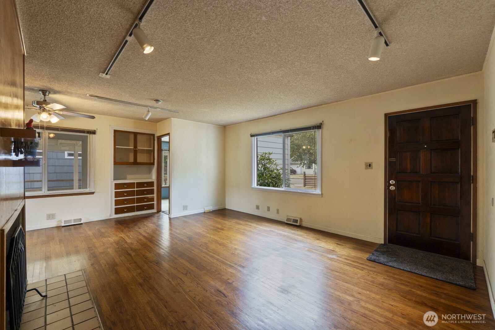 8216 21st Avenue Property Photo 3