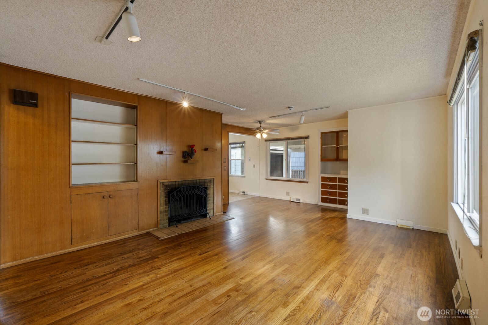 8216 21st Avenue Property Photo 4