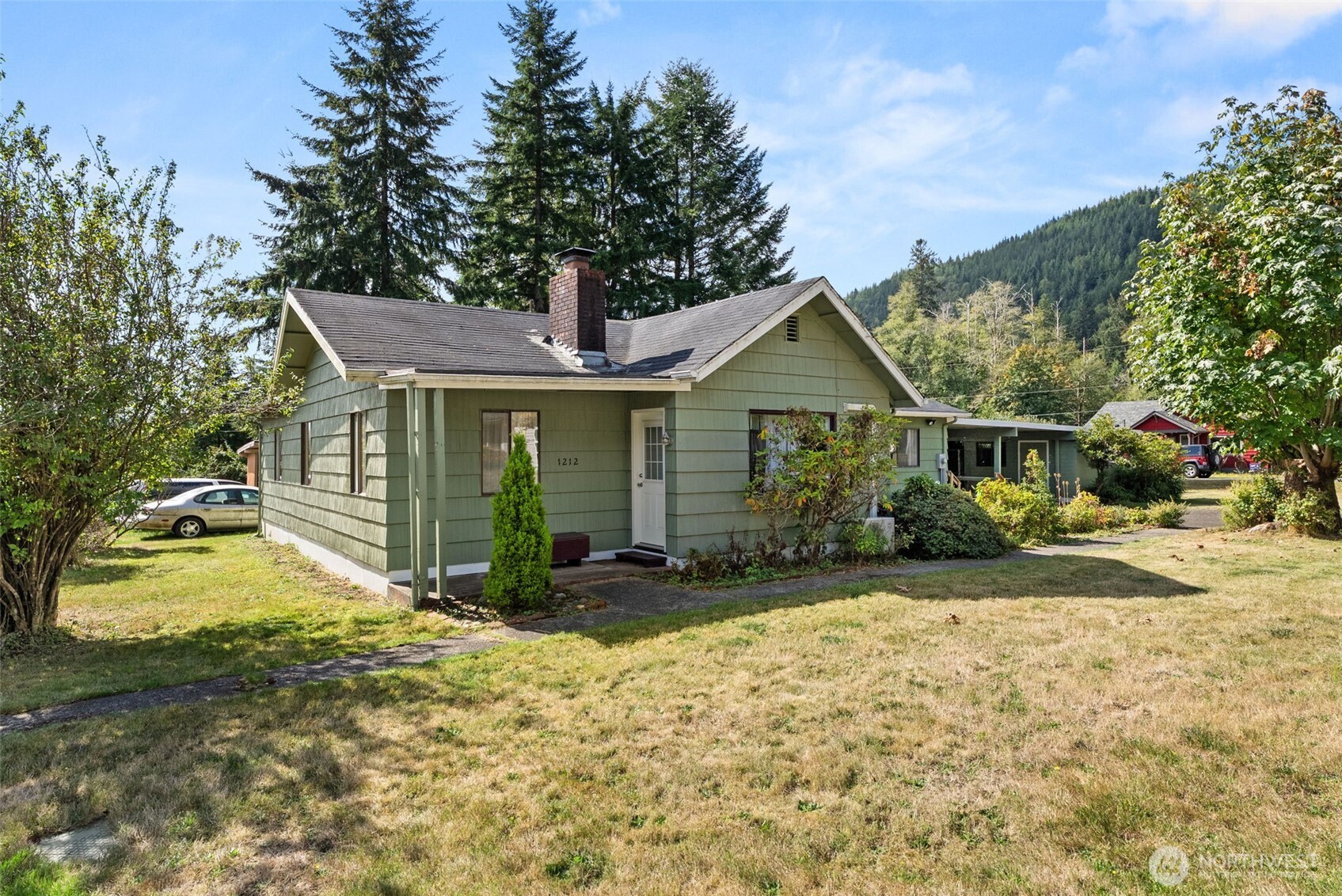 1212 Riddell Street Property Photo 2