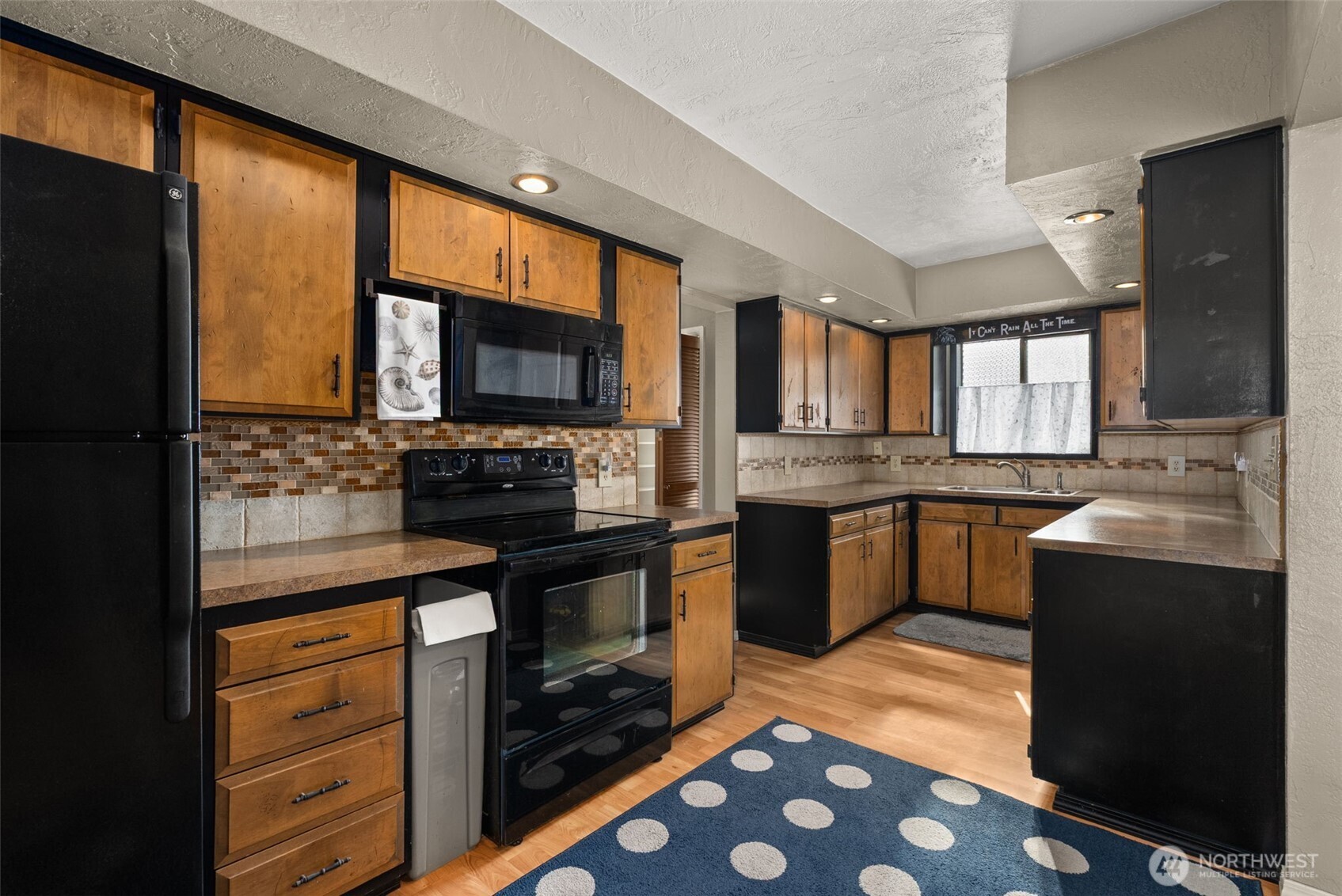 1212 Riddell Street Property Photo 8