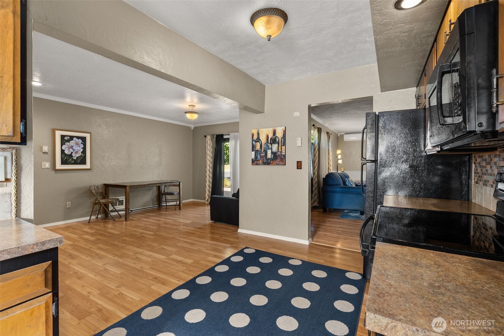 1212 Riddell Street Property Photo 10