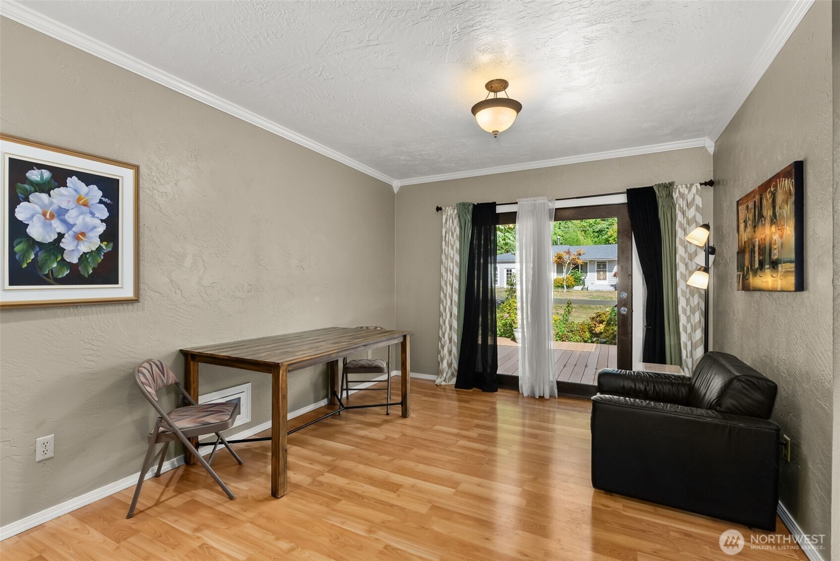 1212 Riddell Street Property Photo 11