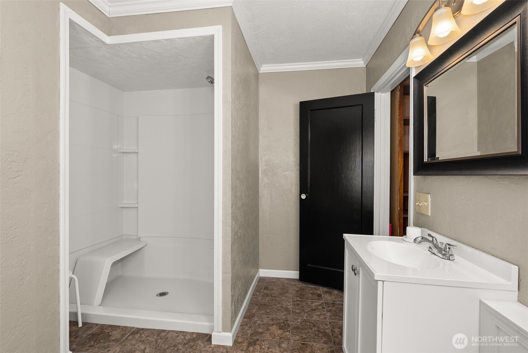 1212 Riddell Street Property Photo 16