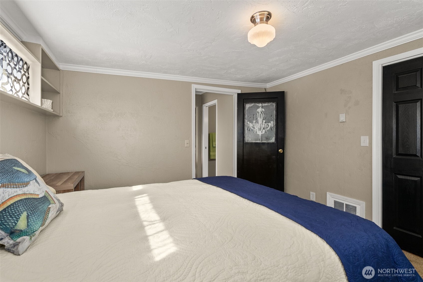 1212 Riddell Street Property Photo 18