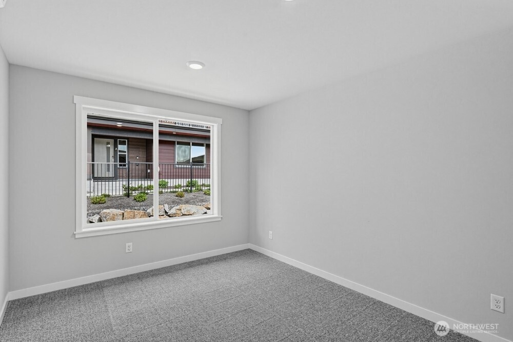 13202 Ne 127th Court D Property Photo 11