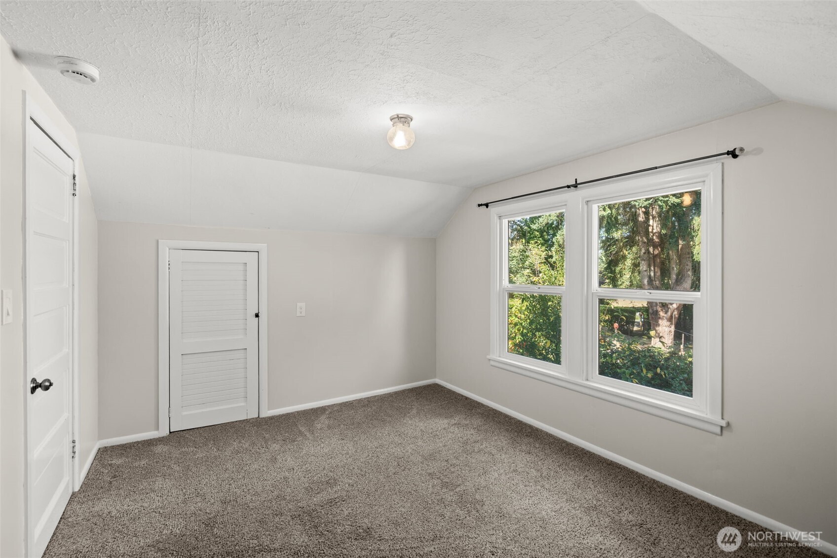 5432 New Sweden Avenue Property Photo 8