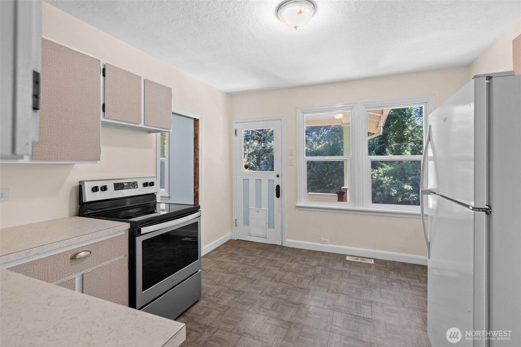 5432 New Sweden Avenue Property Photo 13