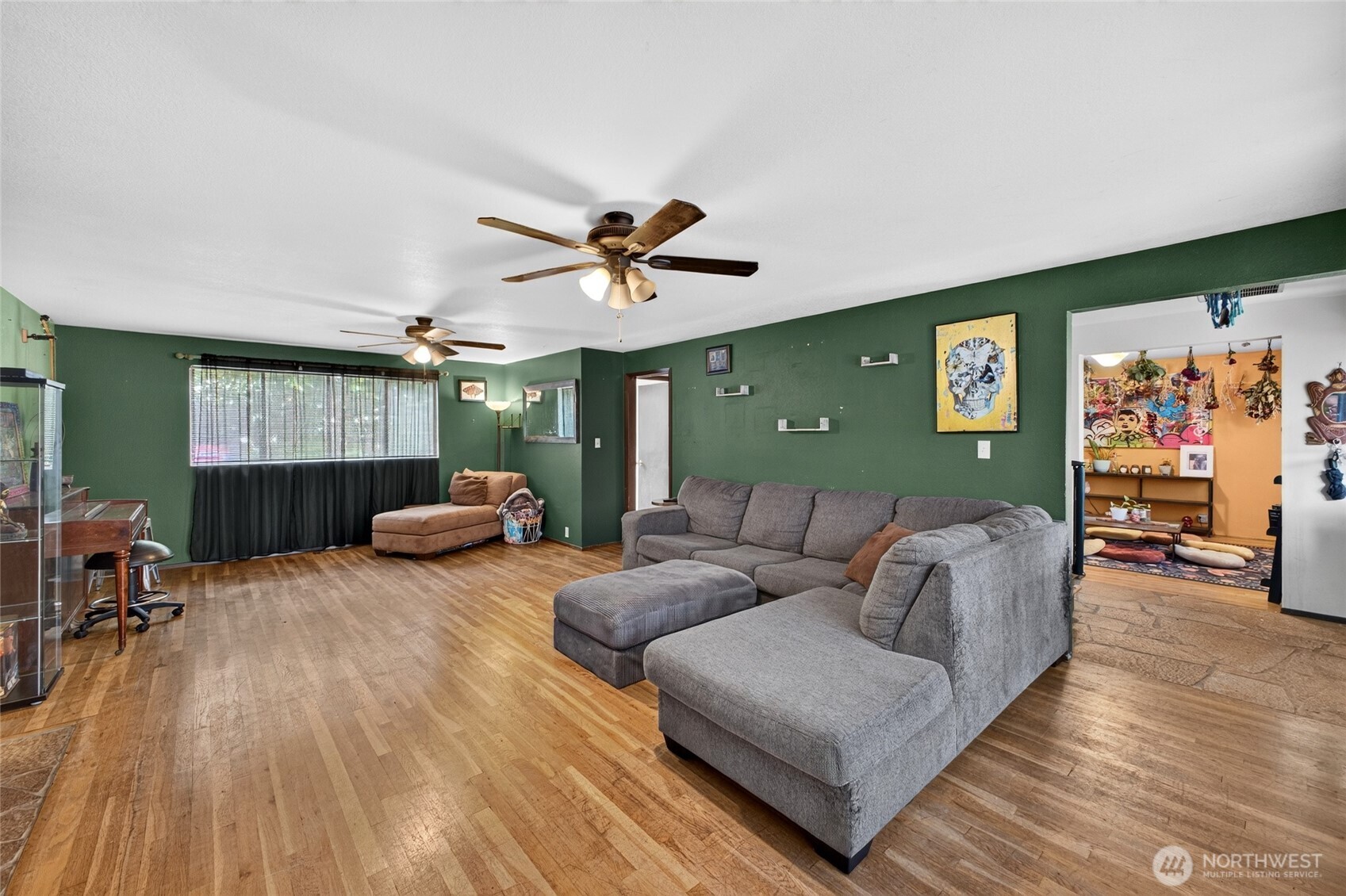 26523 Manchester Avenue Property Photo 4