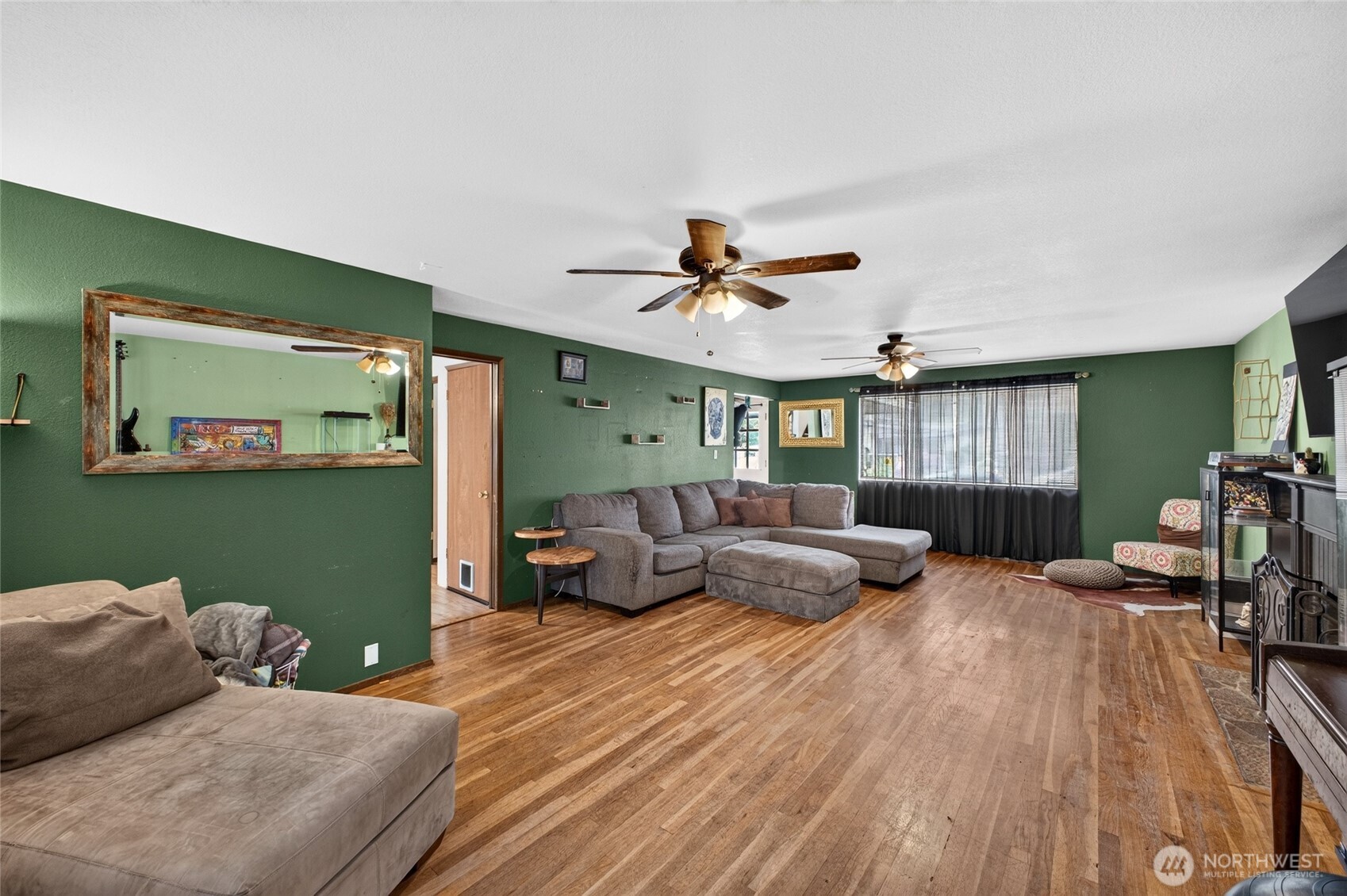 26523 Manchester Avenue Property Photo 5