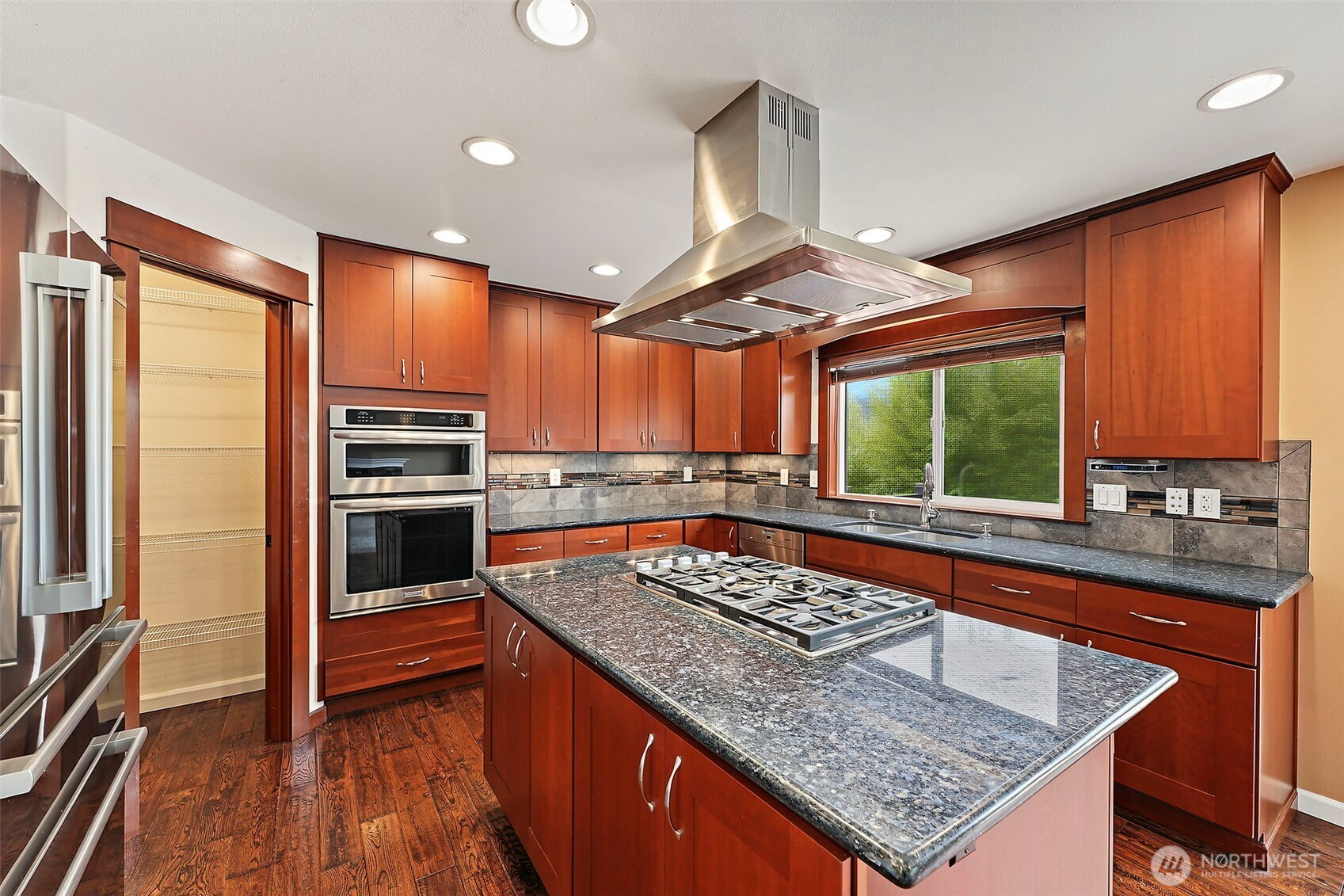 11407 135th Street Property Photo 7