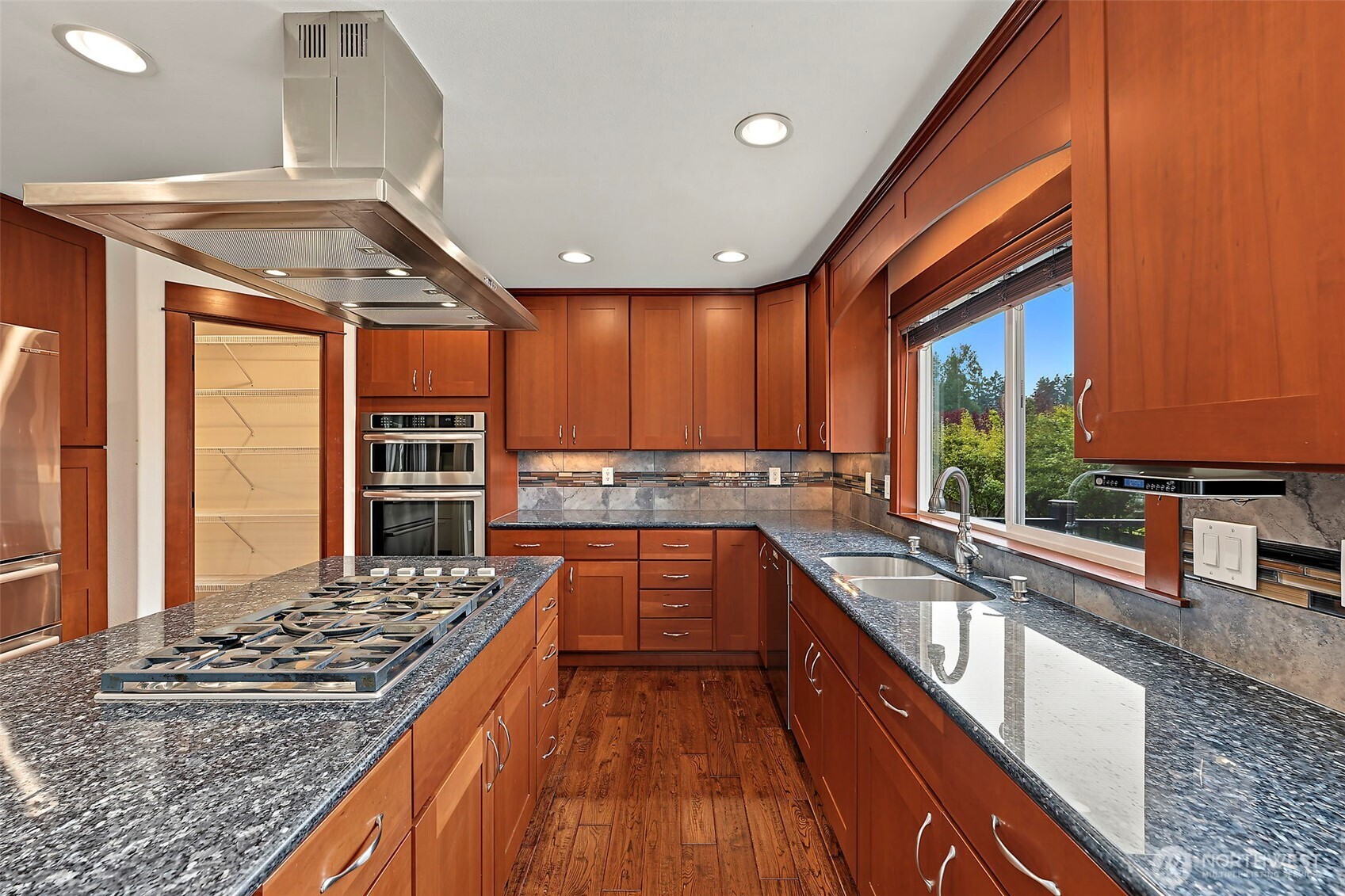11407 135th Street Property Photo 8