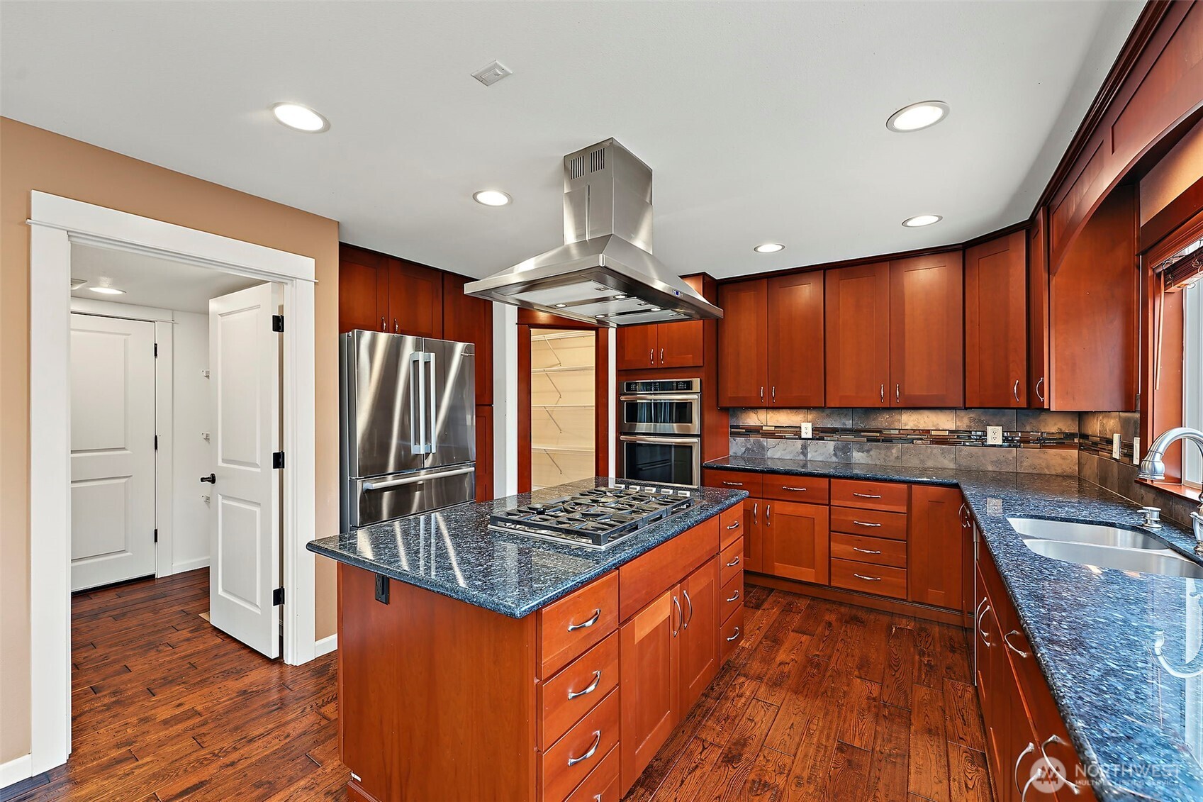11407 135th Street Property Photo 9