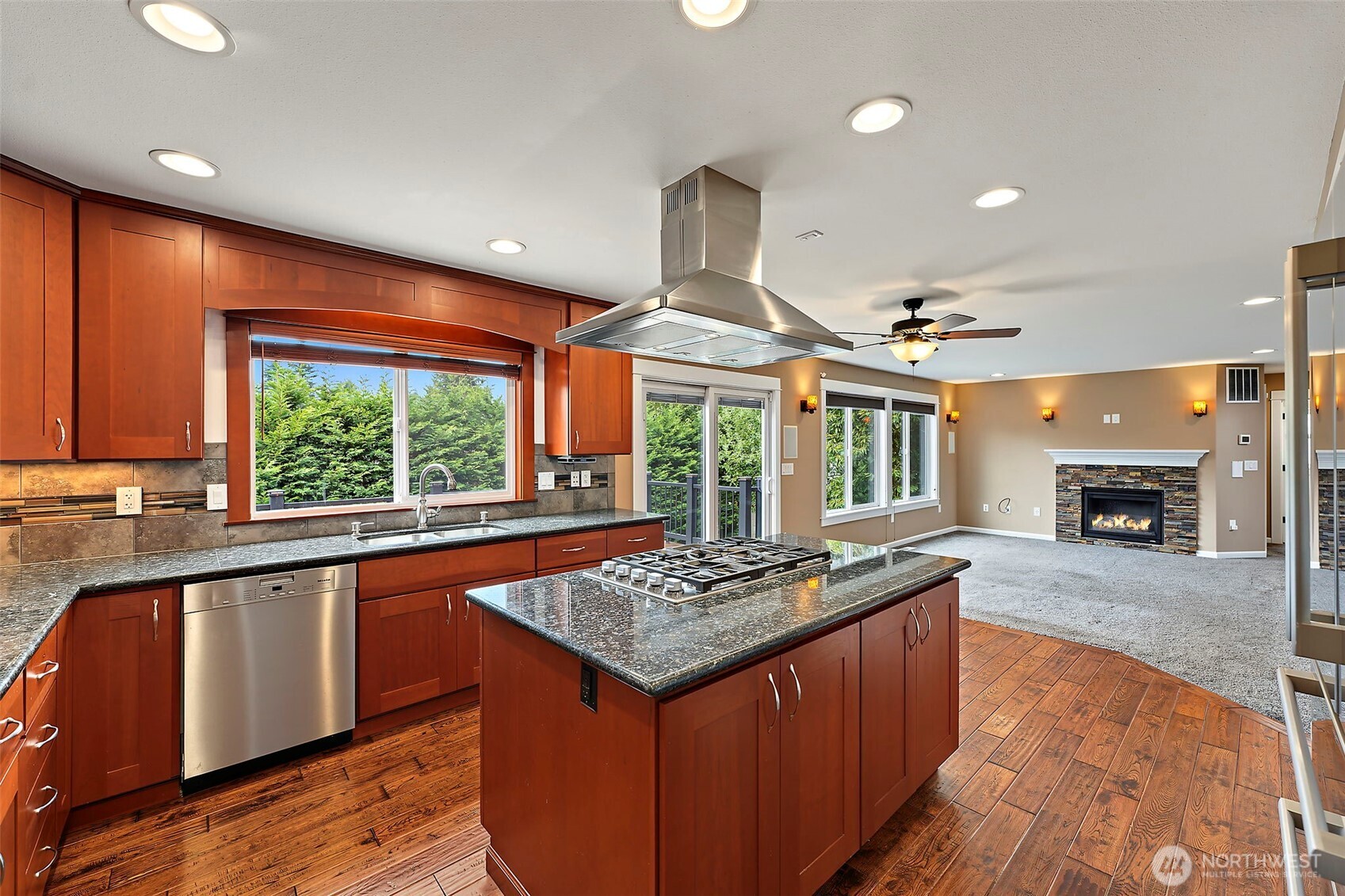 11407 135th Street Property Photo 10