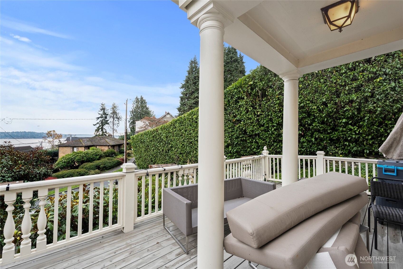 1435 Newport Way Property Photo 3