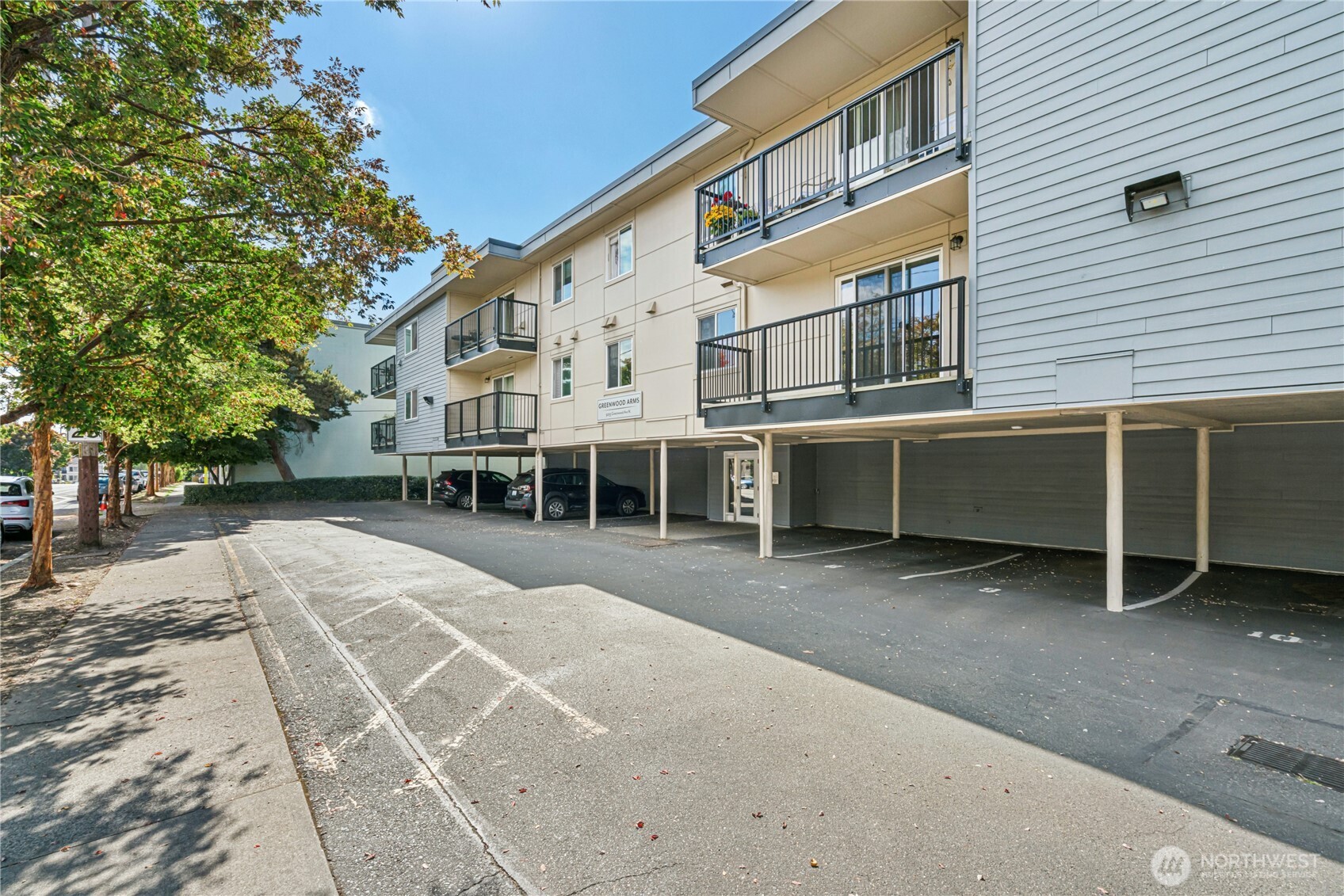 9255 Greenwood Avenue 38 Property Photo 3