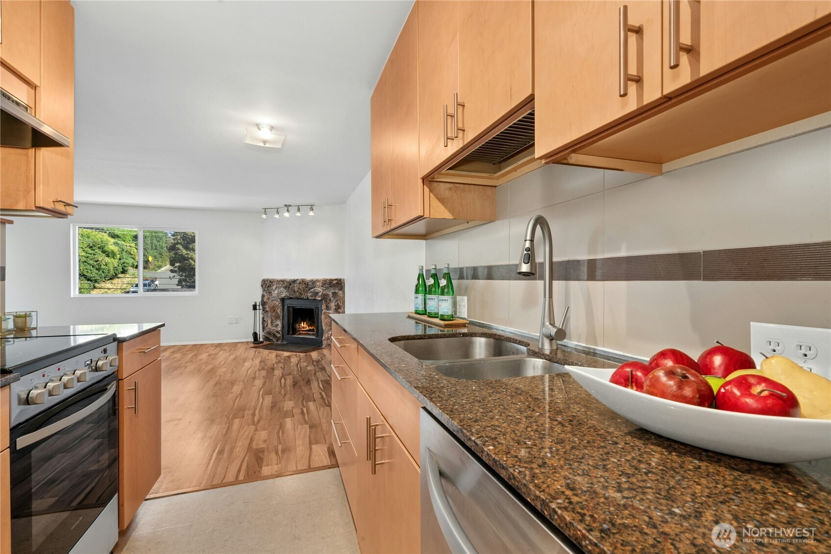 9255 Greenwood Avenue 38 Property Photo 8