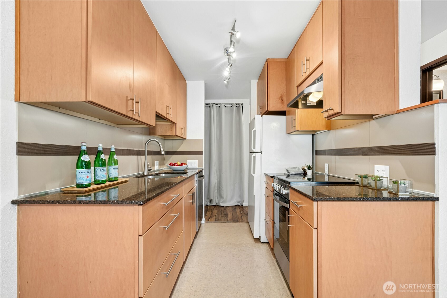 9255 Greenwood Avenue 38 Property Photo 10