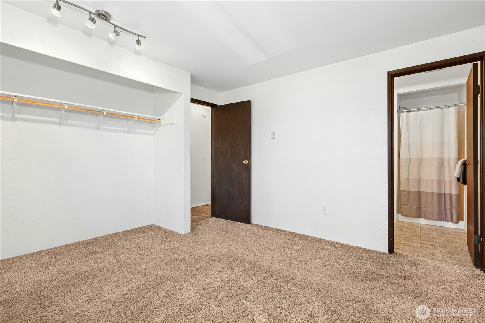9255 Greenwood Avenue 38 Property Photo 25