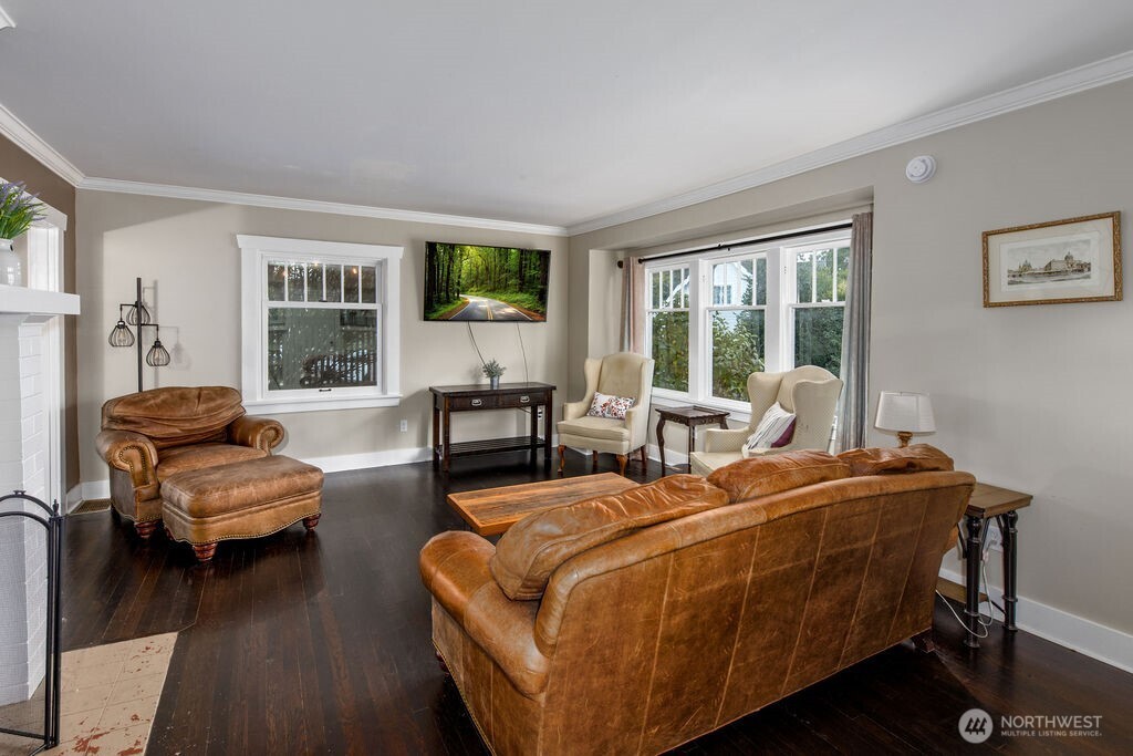 1415 N Steele Street Property Photo 4