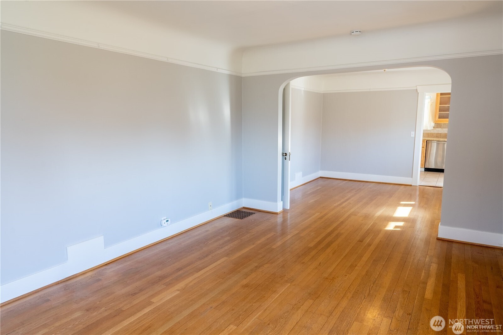 6910 37th Avenue Property Photo 5