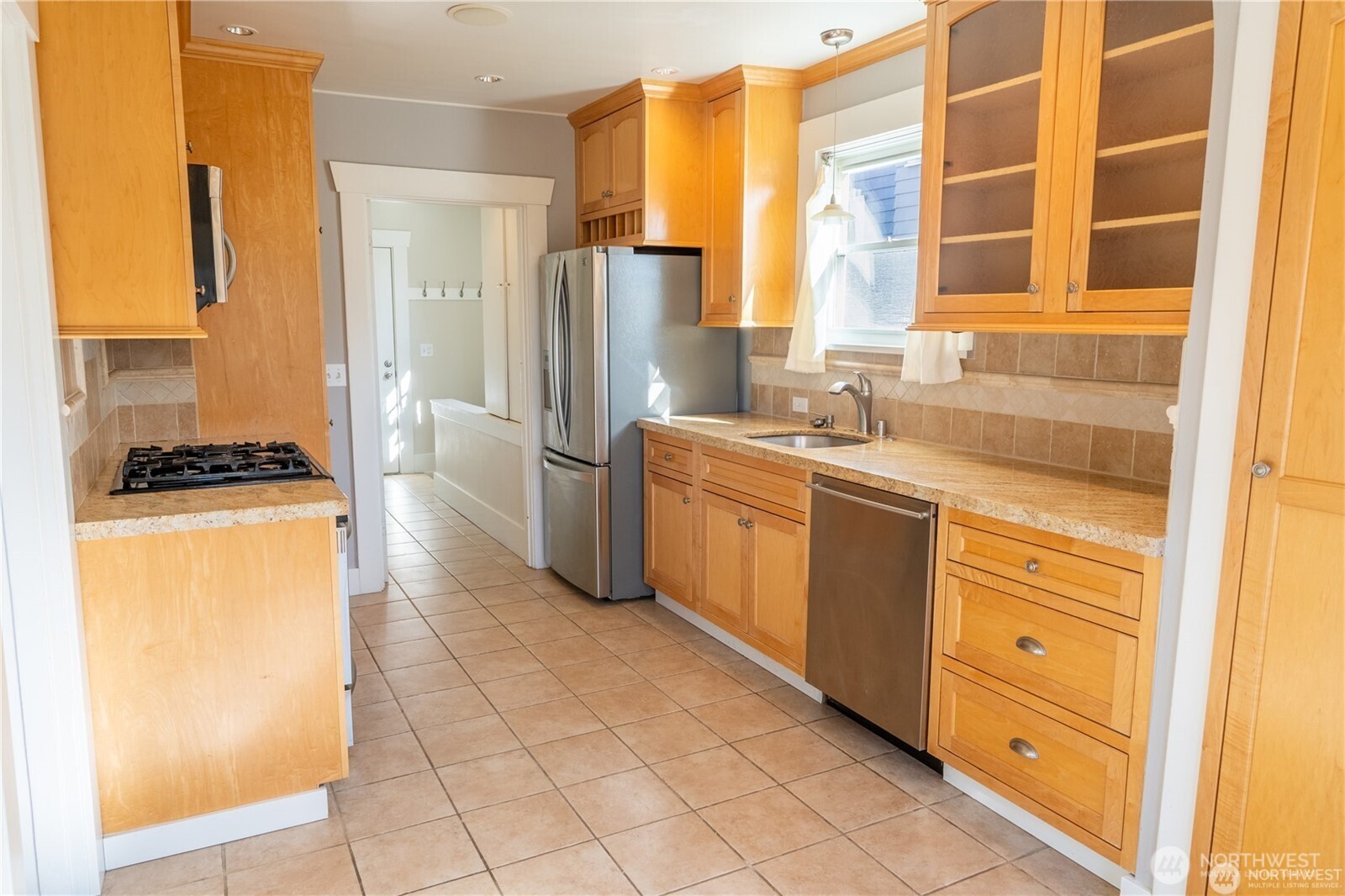 6910 37th Avenue Property Photo 12