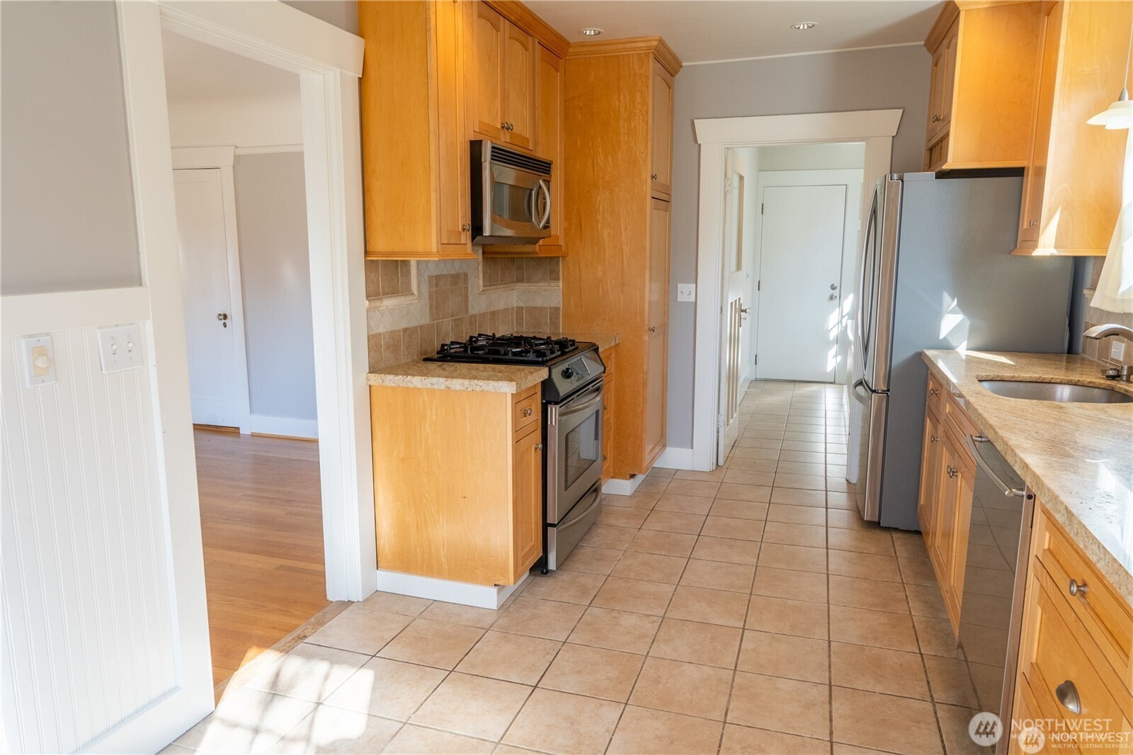 6910 37th Avenue Property Photo 13