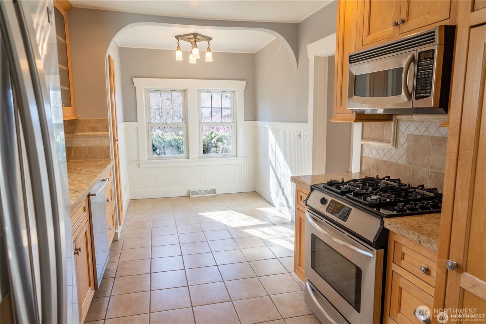 6910 37th Avenue Property Photo 14