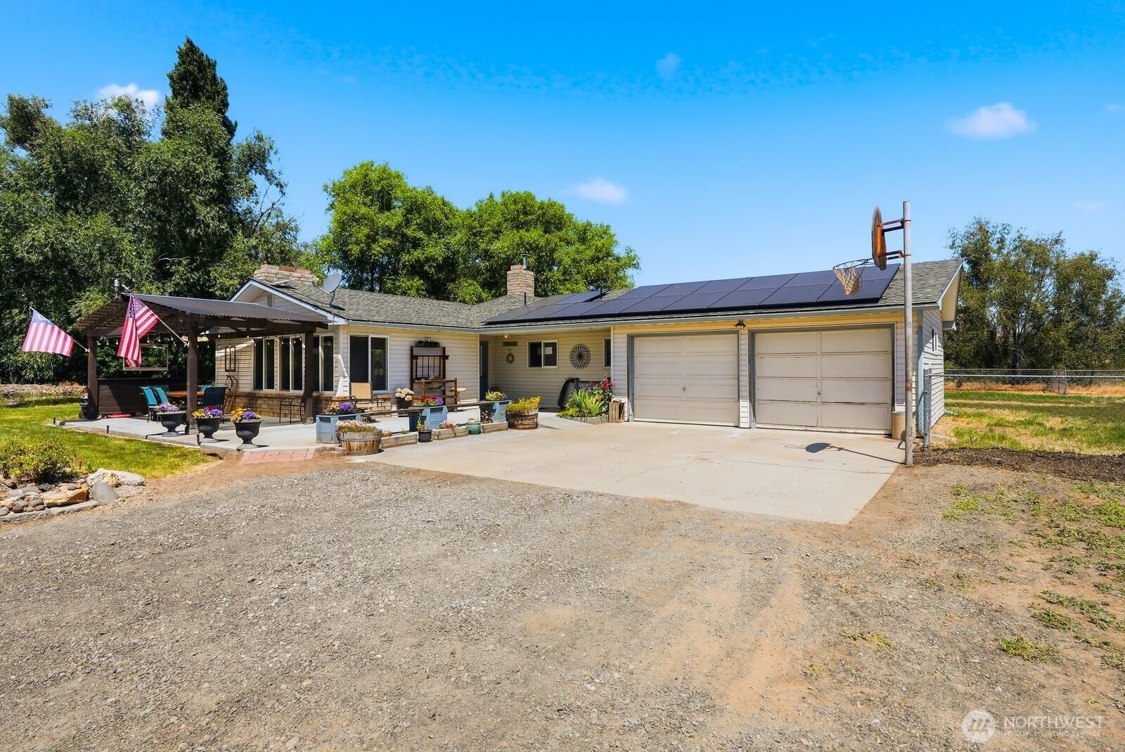 2841 Mapleway Road Property Photo 1