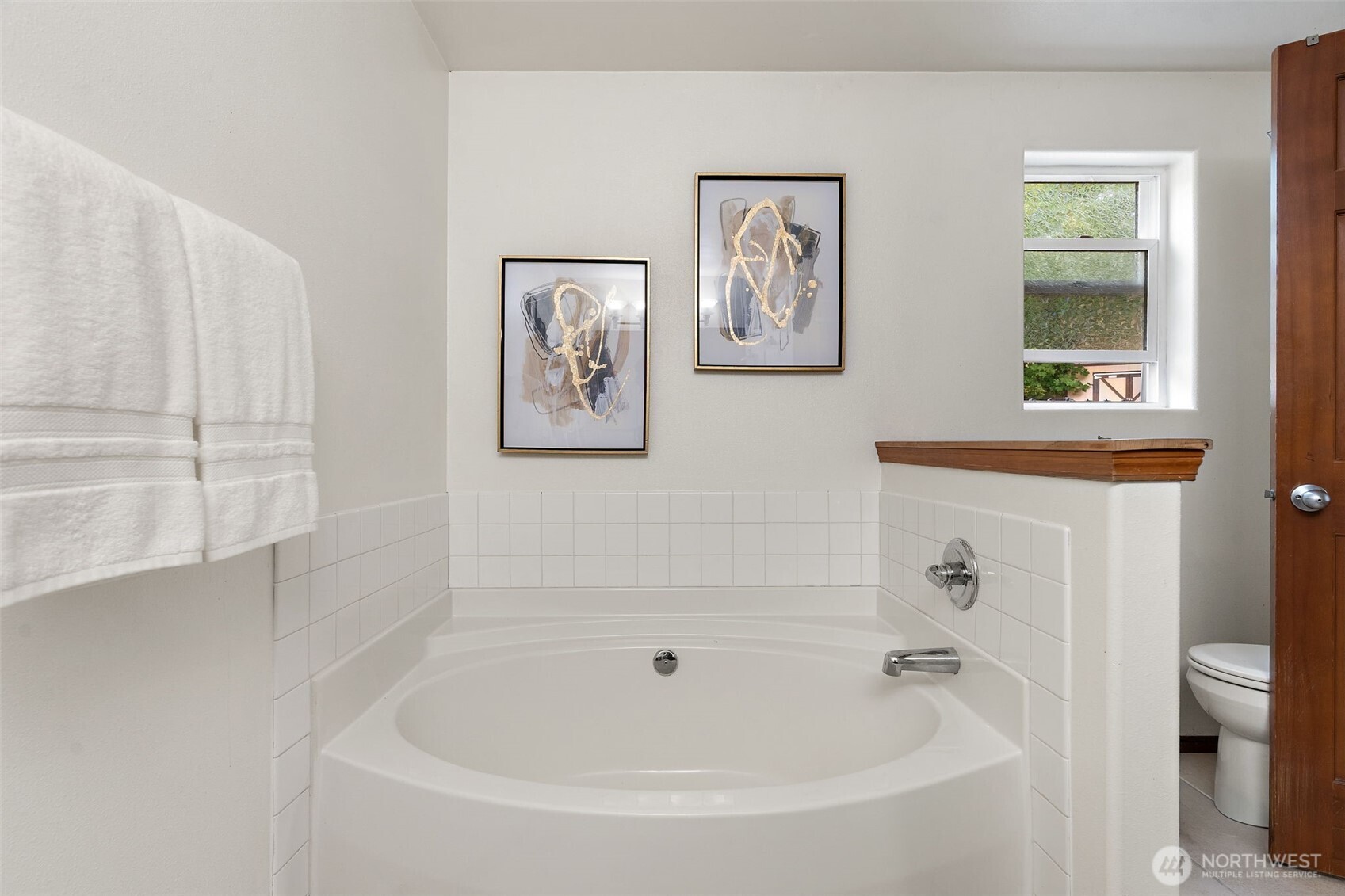 6741 Cooper Point Road Property Photo 17