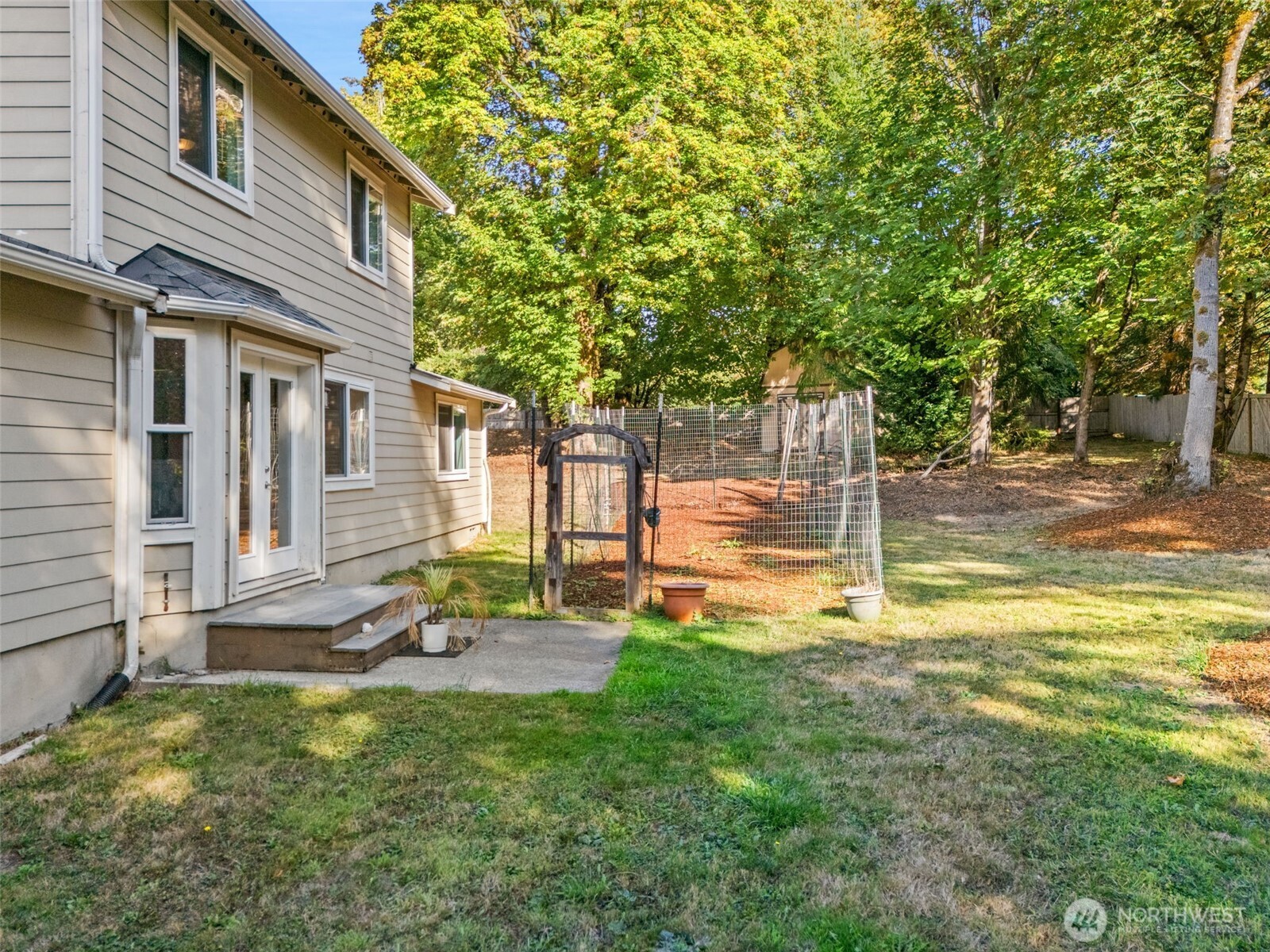 6741 Cooper Point Road Property Photo 30