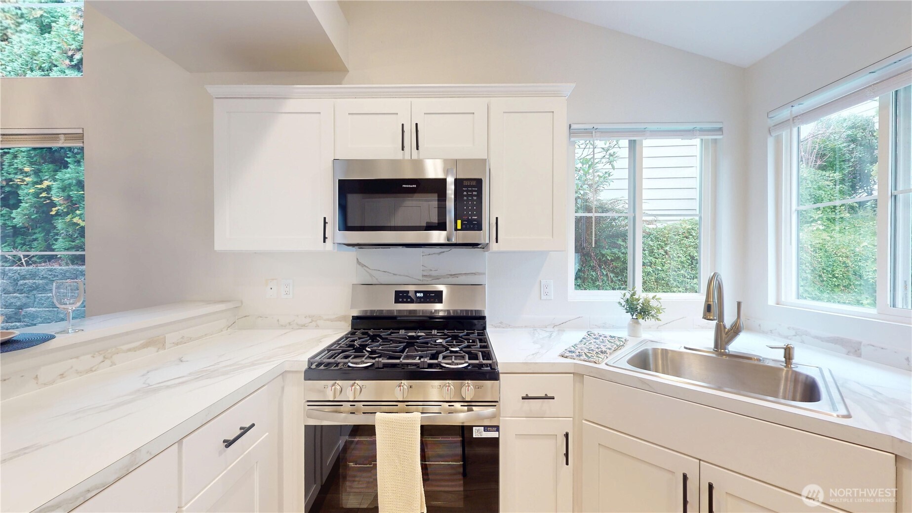 9745 Sea Isle Lane Property Photo 10