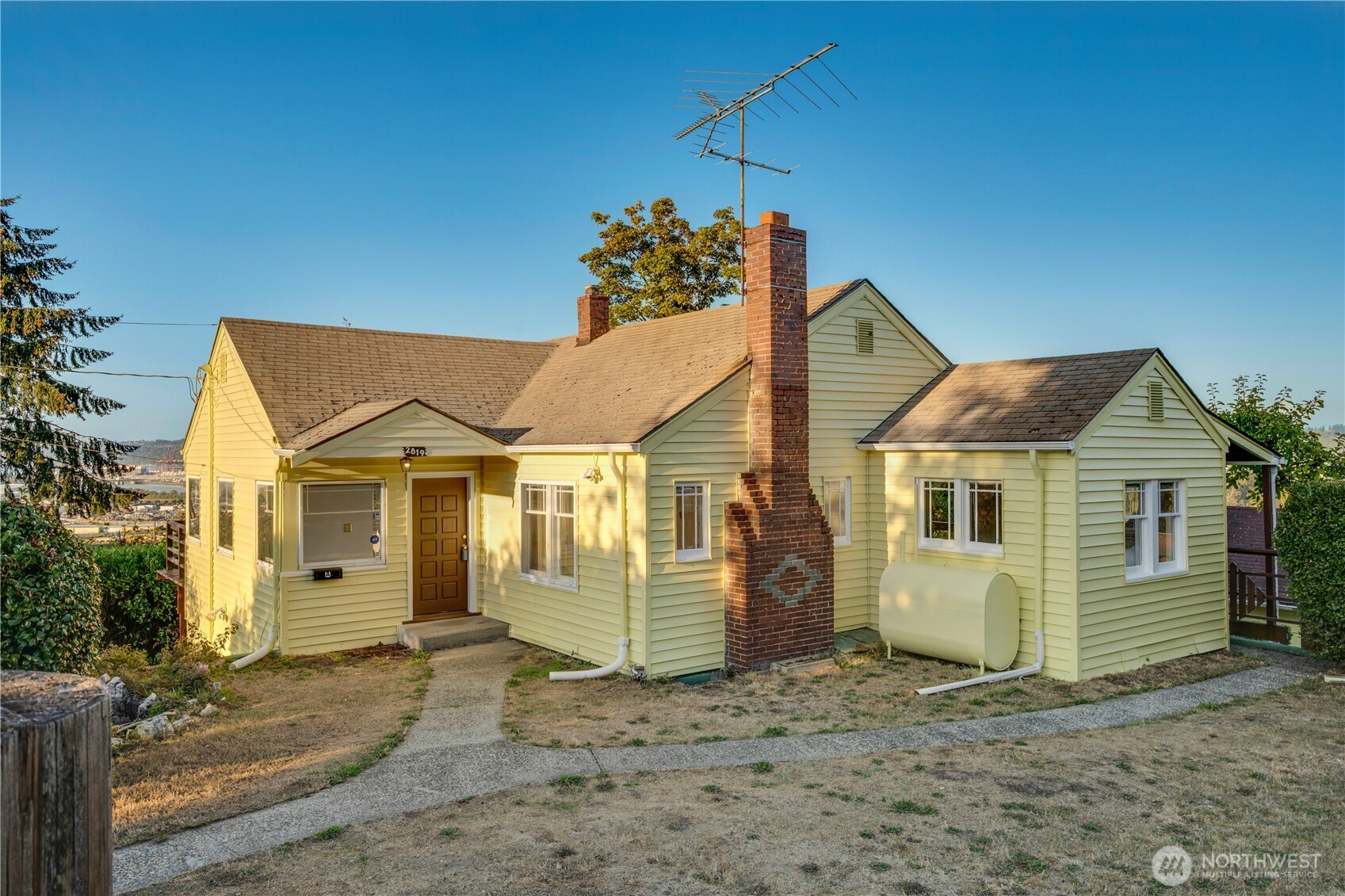 2819 E K Street Property Photo 4